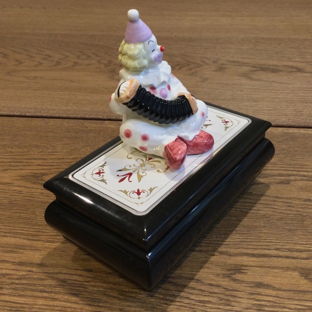 Lady Mate jewelry box